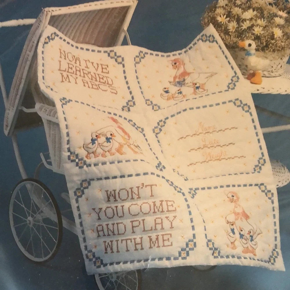 NIP - Vogart Crafts Baby Quilt f/Embroidery or Ballpoint Painting - Picture 2 of 4